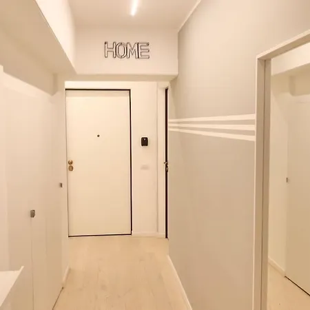 Mini Attic In Center Corso Buenosaires * Milan